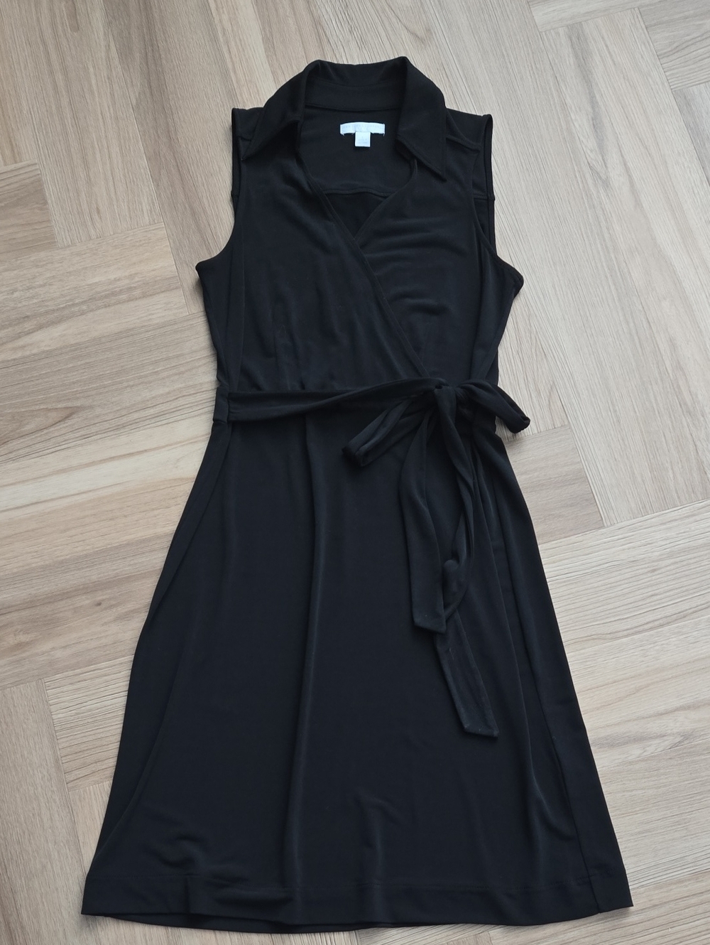 New York & Company Black Sleeveless Wrap-Front Midi Dress with Tie Waist Small